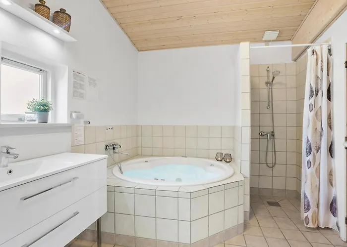 Pet Friendly In With Sauna Fåborg